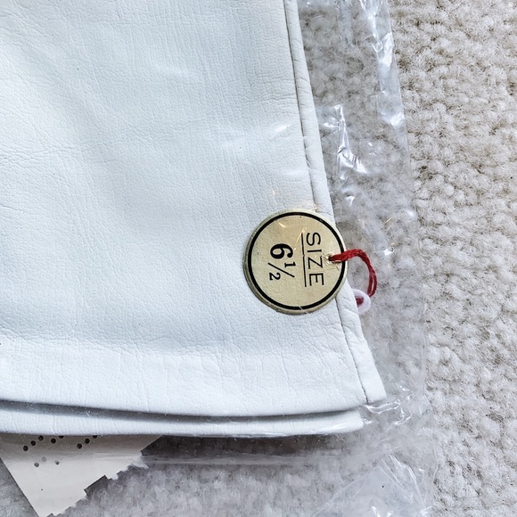 ๐CLOSET CLEAN-OUT - MAKE OFFERS๐ Vintage White Leather Gloves NWT - Picture 6 of 7